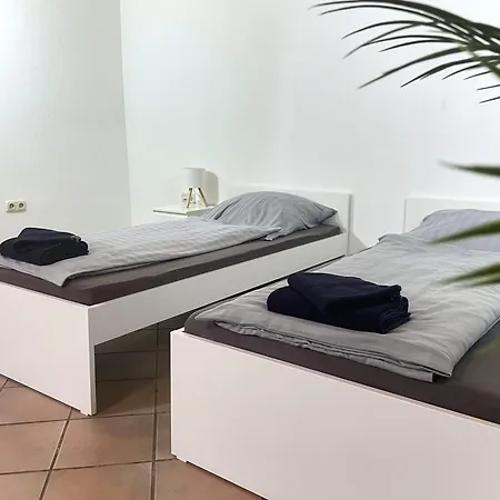 Bookandstay24 2 Zimmerwohnung Mit Kueche Und Terrasse Bei Darmstadt, Frankfurt, Rheinmain Gebiet * Groß-Zimmern